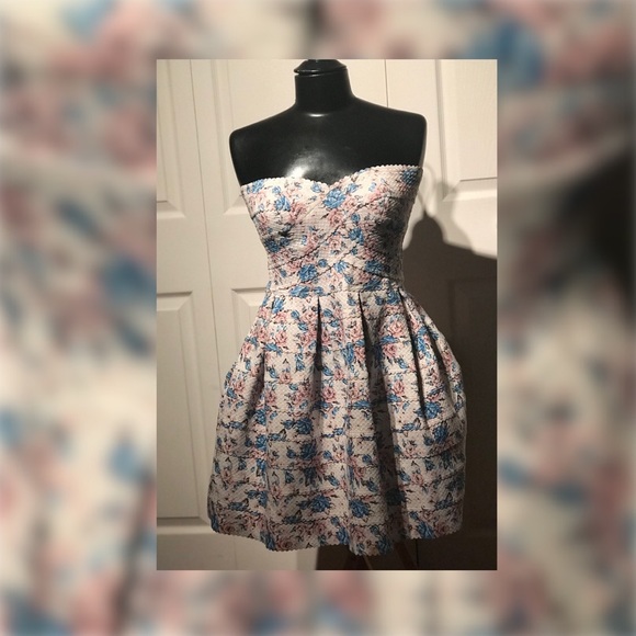 Sans Souci Dresses & Skirts - Floral Print Strapless Dress Size Large